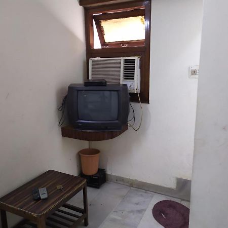 Hotel Yes Please Lodge Νέο Δελχί Εξωτερικό φωτογραφία