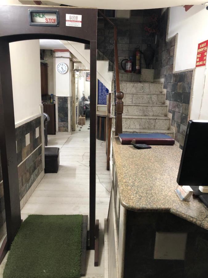 Hotel Yes Please Lodge Νέο Δελχί Εξωτερικό φωτογραφία