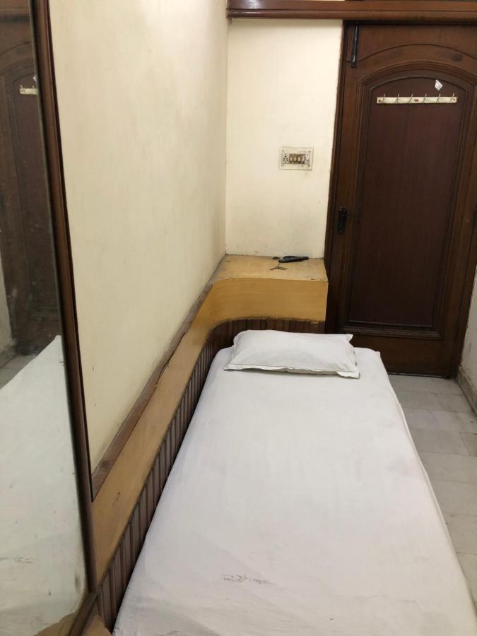 Hotel Yes Please Lodge Νέο Δελχί Εξωτερικό φωτογραφία