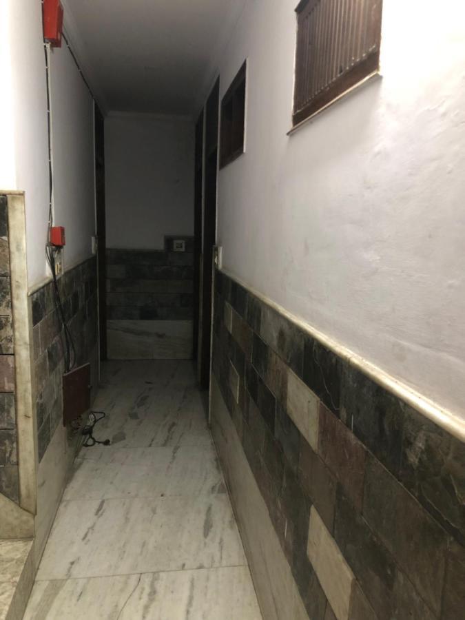 Hotel Yes Please Lodge Νέο Δελχί Εξωτερικό φωτογραφία