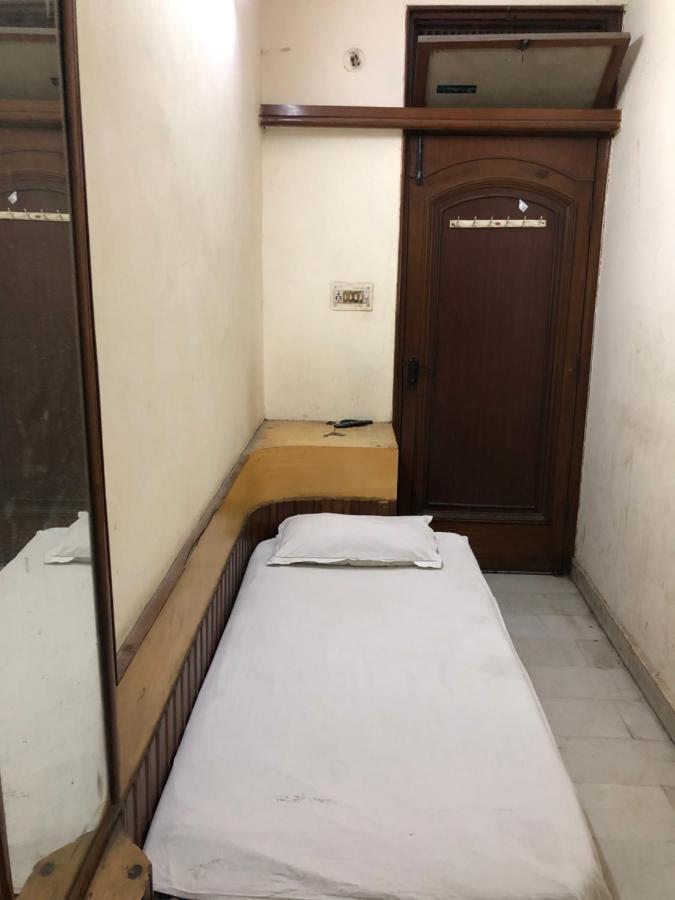 Hotel Yes Please Lodge Νέο Δελχί Εξωτερικό φωτογραφία